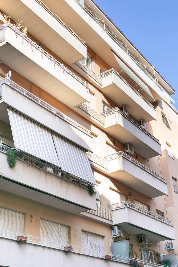 Goldie Rome Buitenkant foto